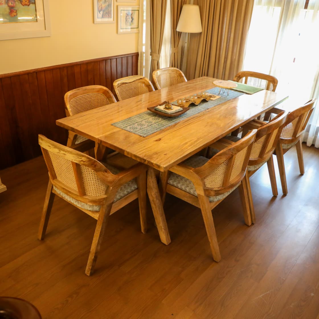 Shakshi DIning Set